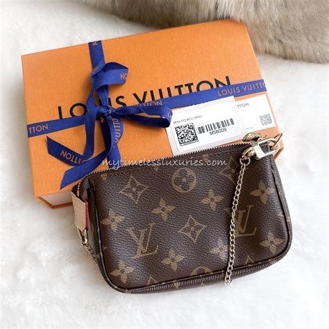 pochette mini ipad louis vuitton|Louis Vuitton Palo Alto.